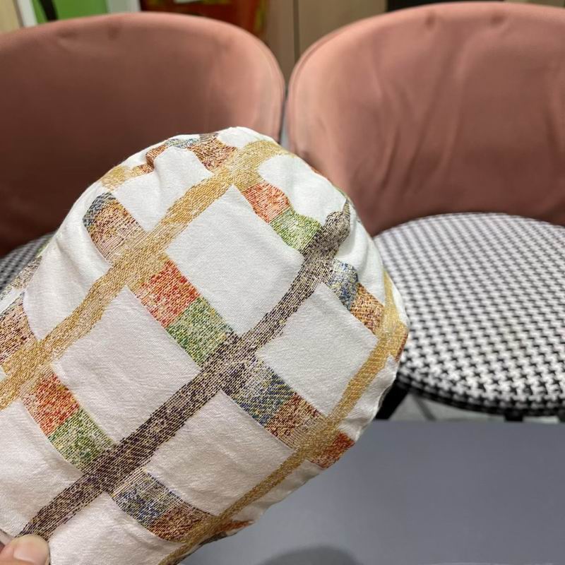 Balenciaga beret (53)