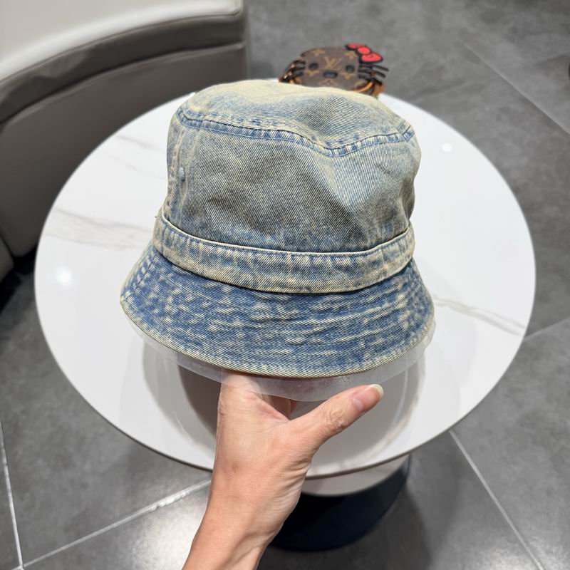 Balenciaga hat (450)
