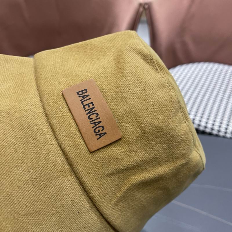 Balenciaga hat (912)