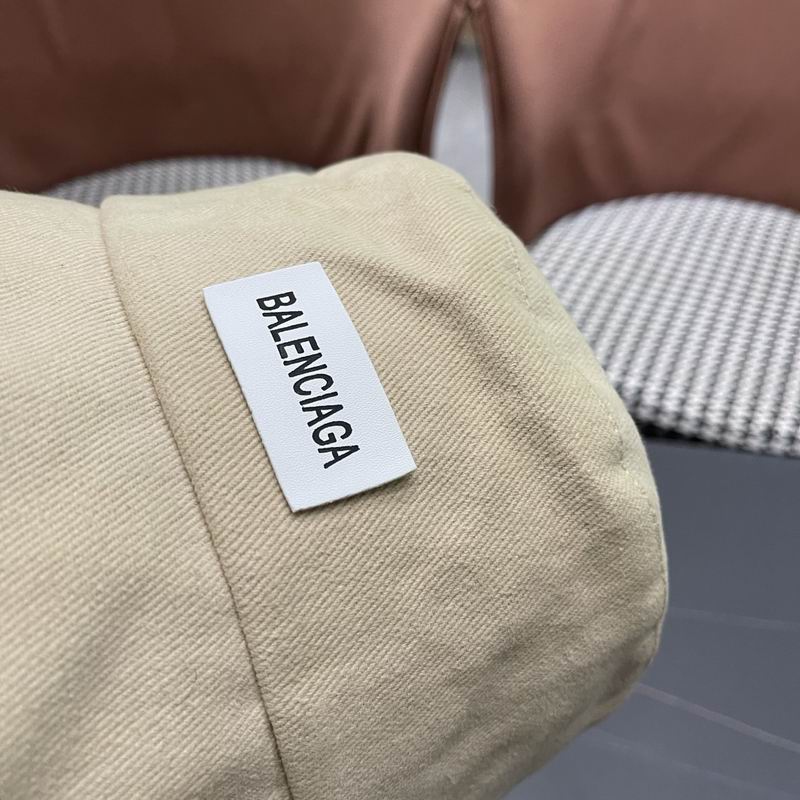 Balenciaga hat (934)