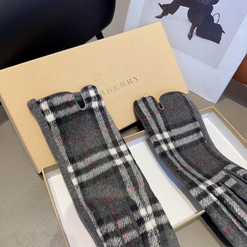 Burberry Gloves 06 (12)