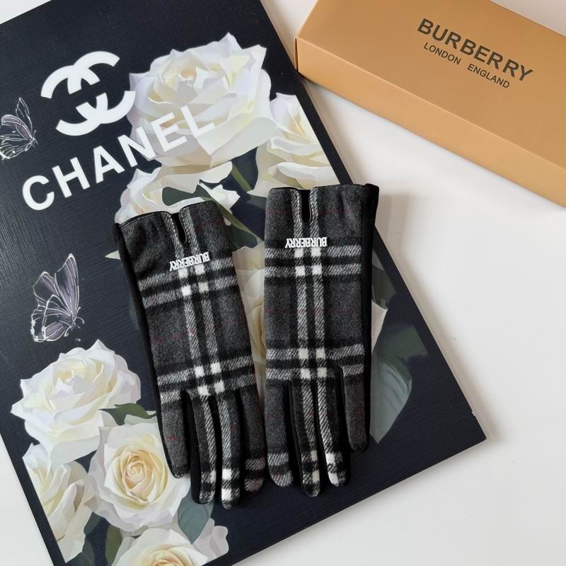 Burberry Gloves 54 (16)