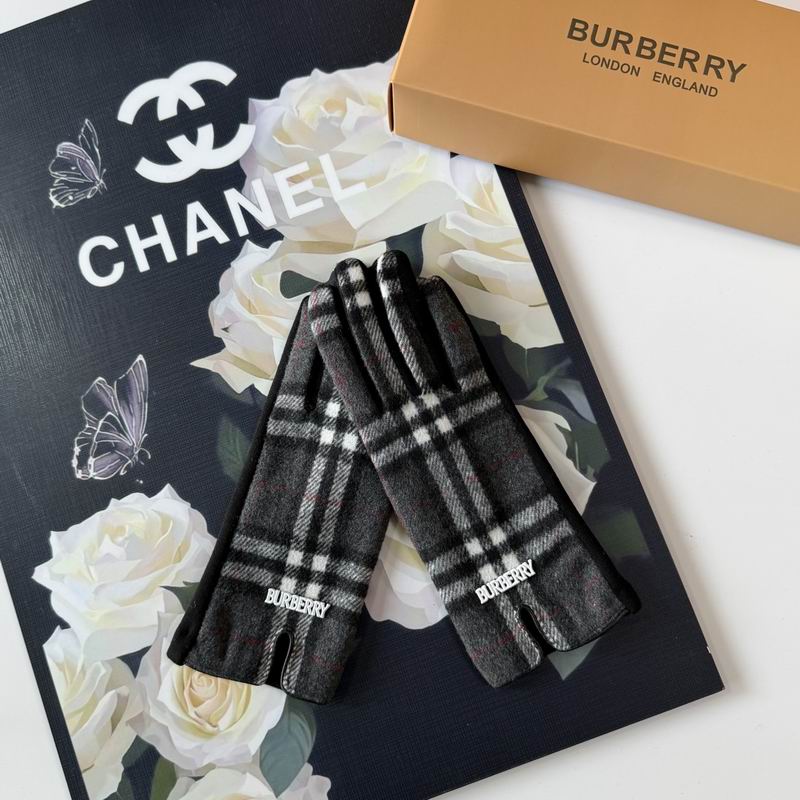 Burberry Gloves 54 (17)