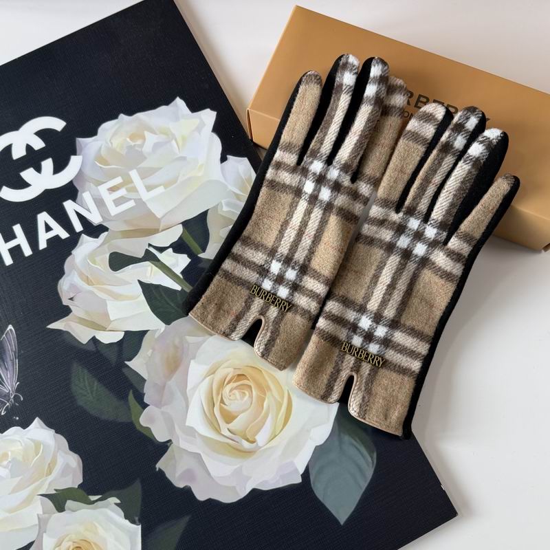 Burberry Gloves 54 (23)