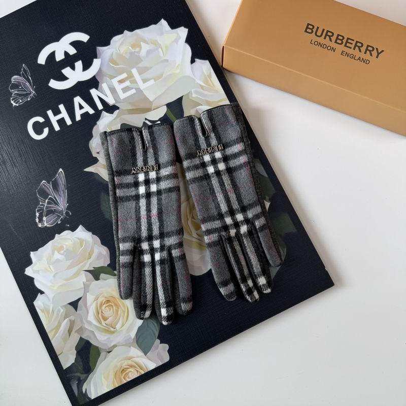 Burberry Gloves 54 (30)