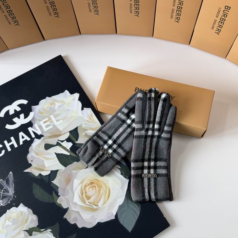 Burberry Gloves 54 (31)