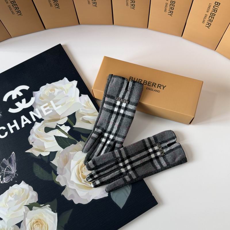 Burberry Gloves 54 (32)