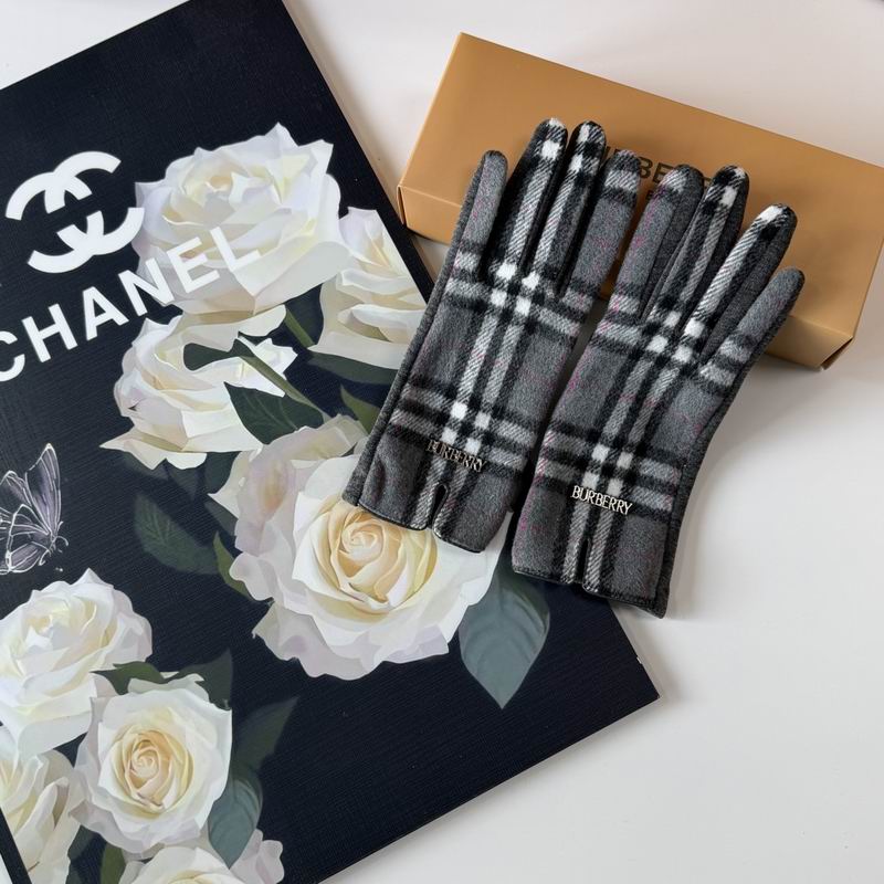 Burberry Gloves 54 (34)