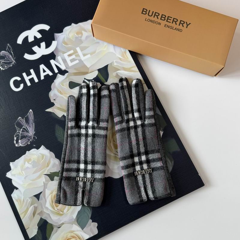 Burberry Gloves 54 (36)