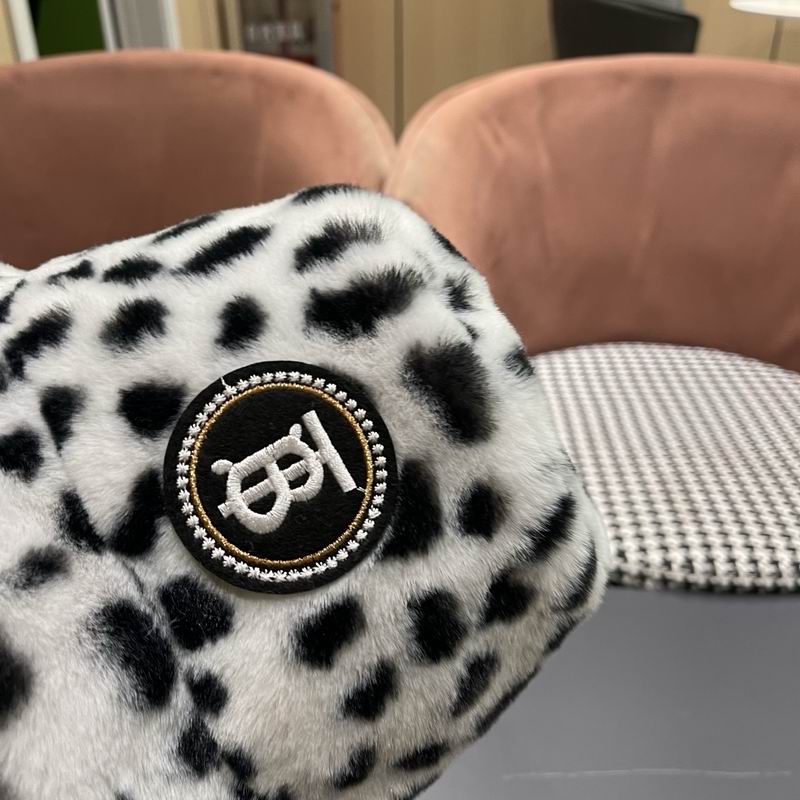 Burberry Hat (409)