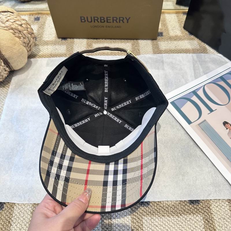 Burberry cap (1556)