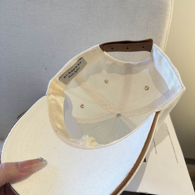 Burberry cap (217)