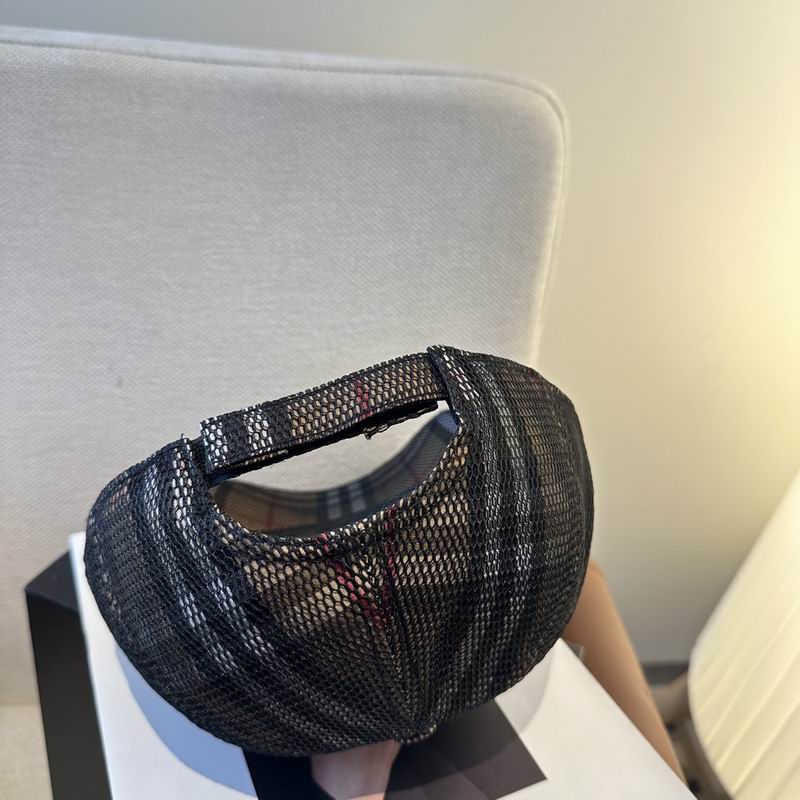 Burberry cap (533)