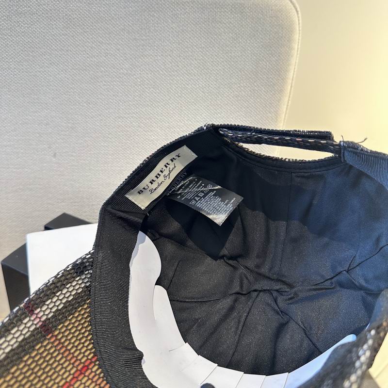 Burberry cap (534)