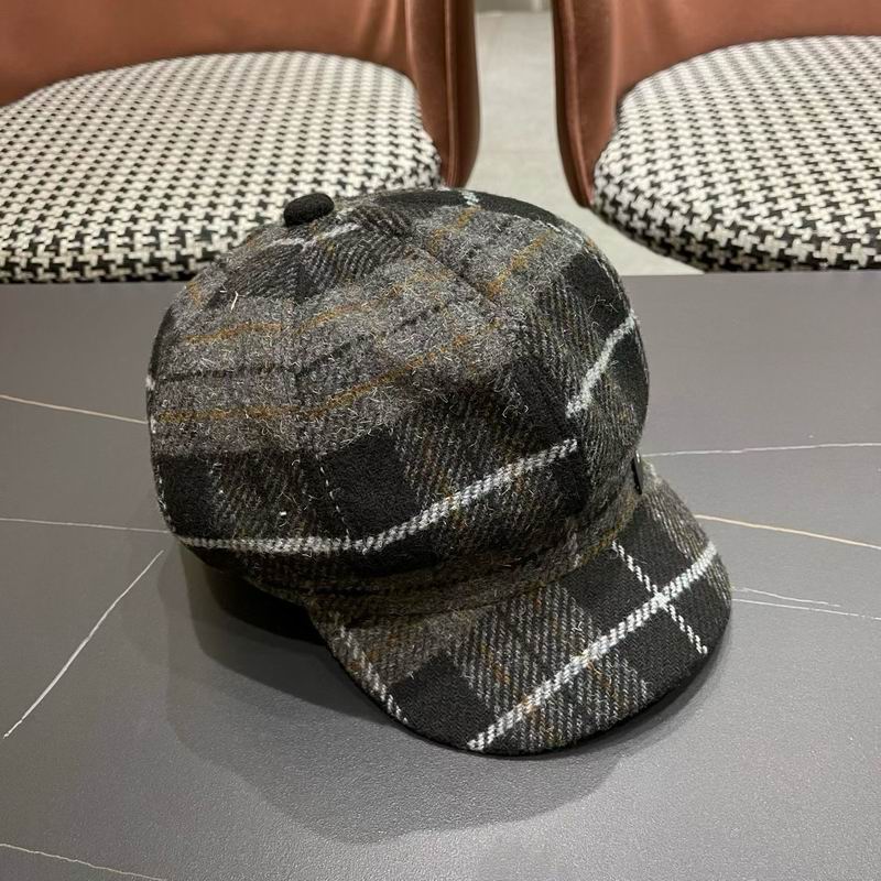 Burberry cap (80)