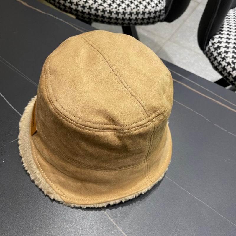 Burberry hat (100)
