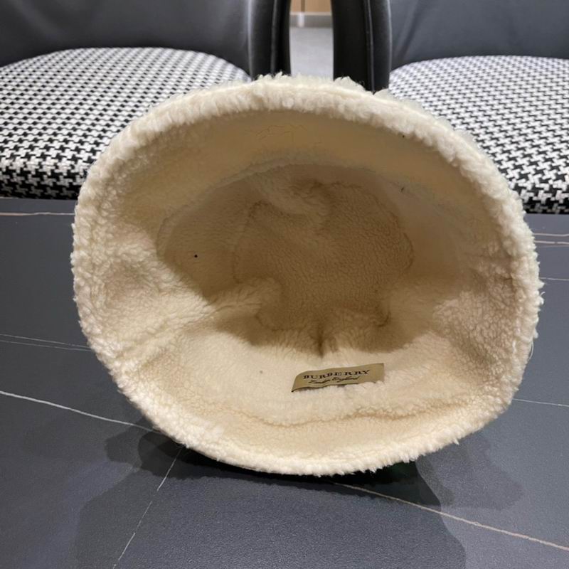 Burberry hat (121)