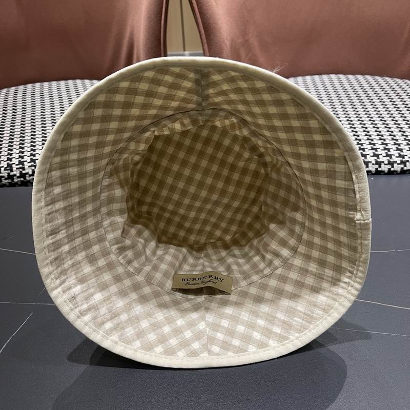 Burberry hat (340)