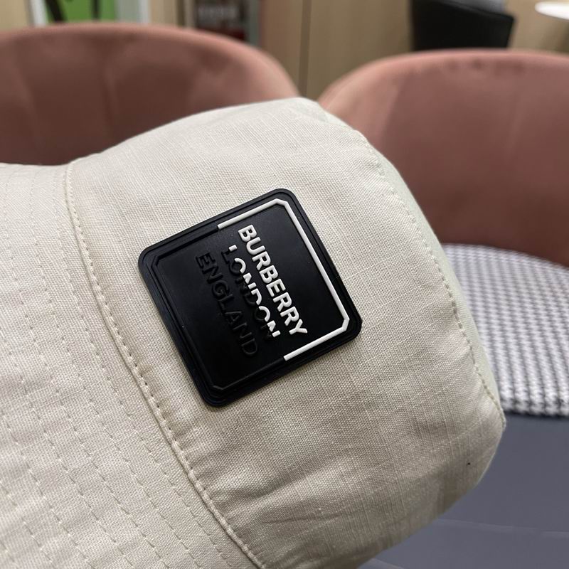 Burberry hat (341)
