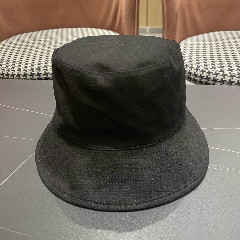 Burberry hat (355)