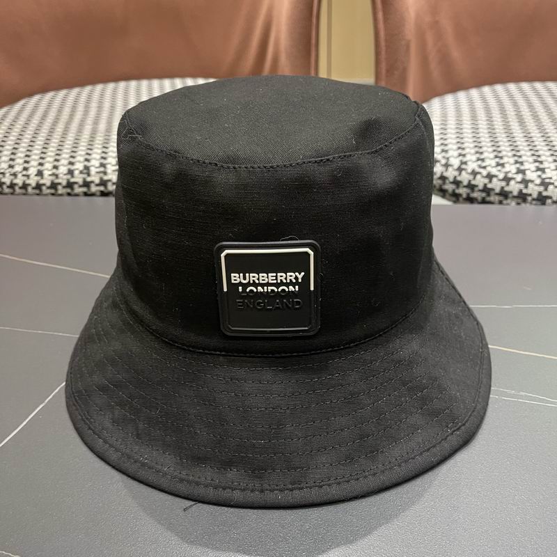 Burberry hat (356)