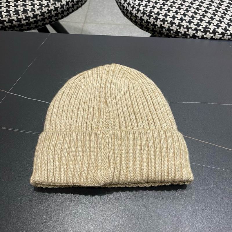 Burberry hat (4934)