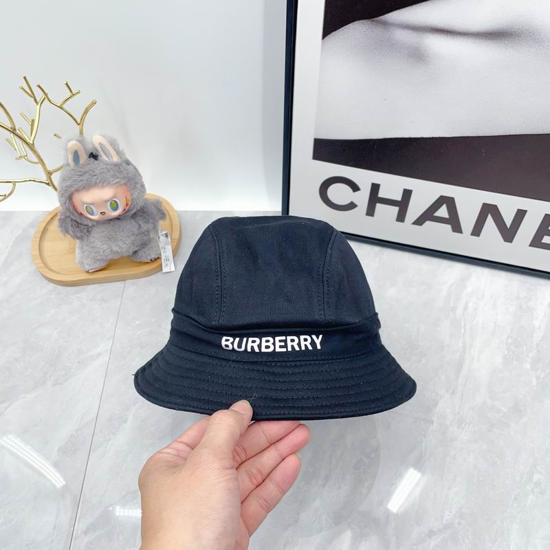 Burberry hat dx (342)