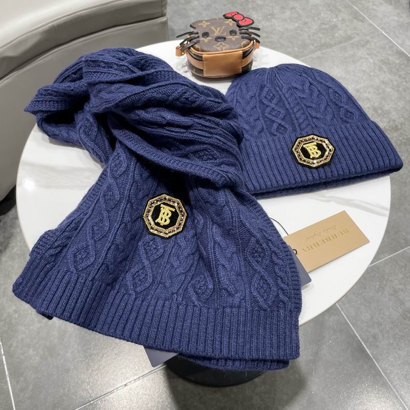 Burberry scarf hat (180)
