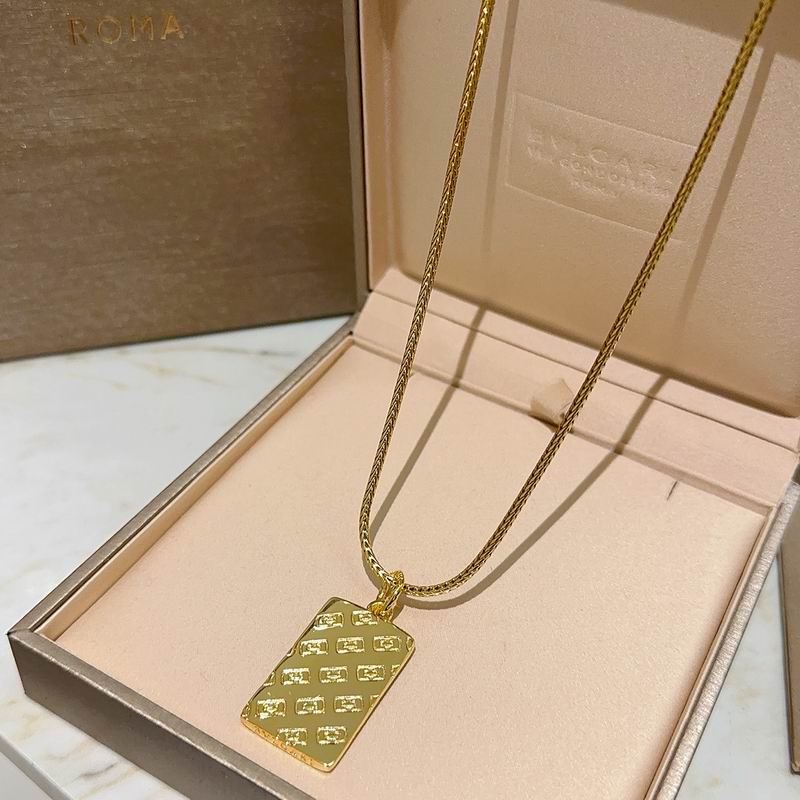 Bvlgari necklace 01yxx126 (11)