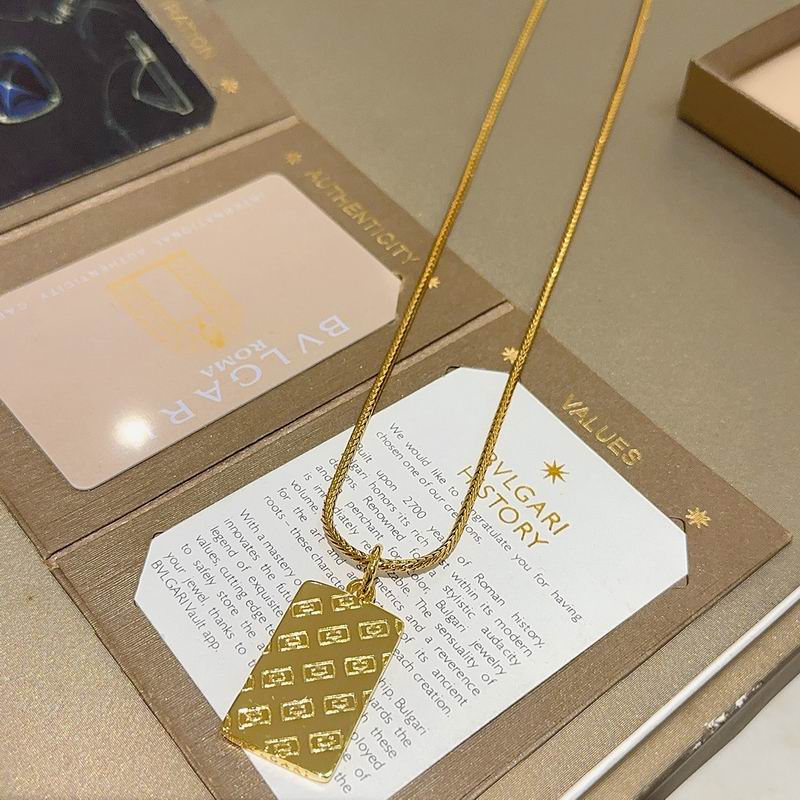 Bvlgari necklace 01yxx126 (9)