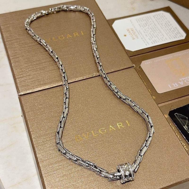 Bvlgari necklace 01yxx135 (8)