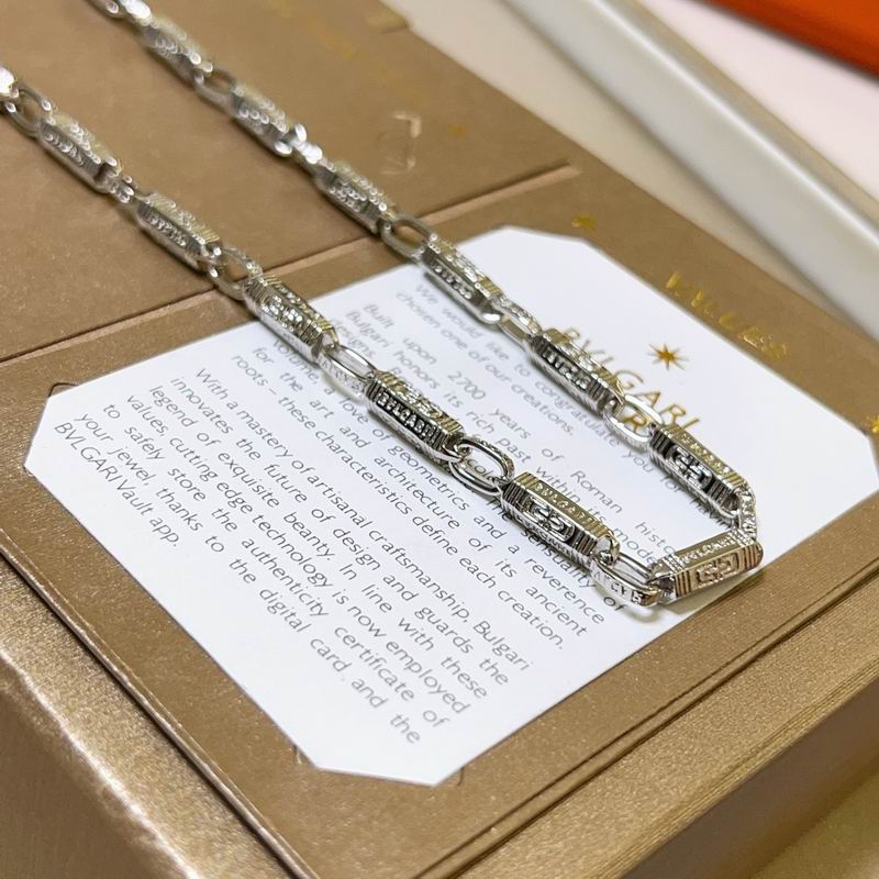 Bvlgari necklace 01yxx137 (6)