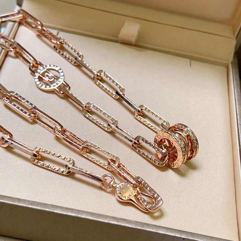 Bvlgari necklace 01yxx141 (4)