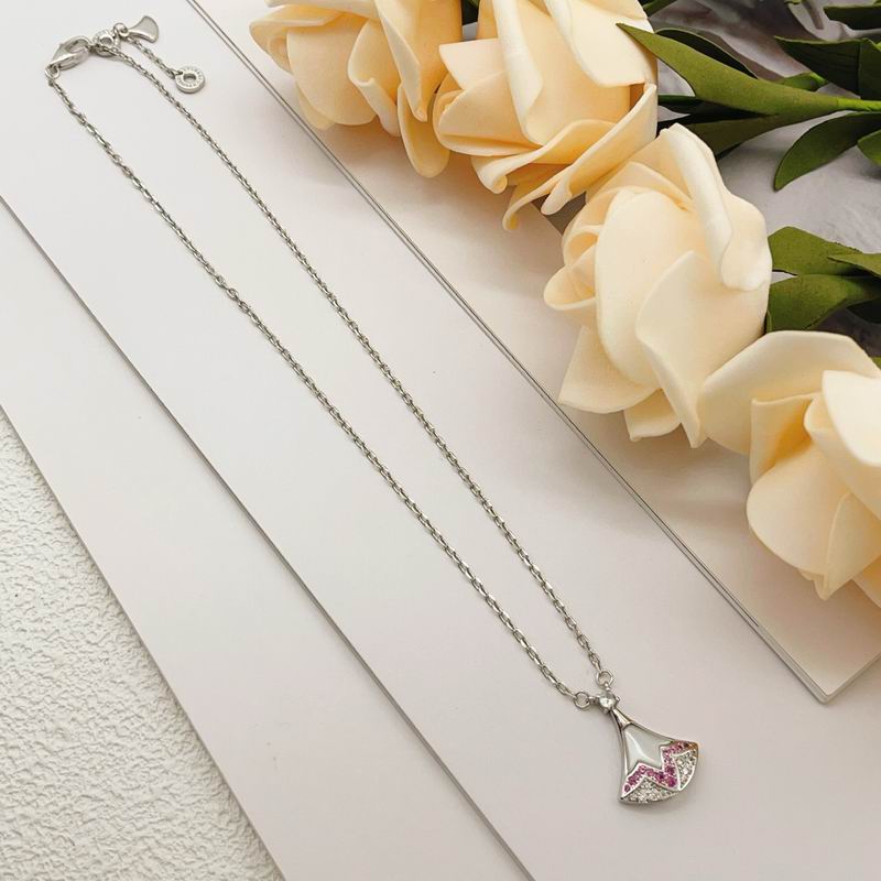 Bvlgari necklace 01yxx142 (23)