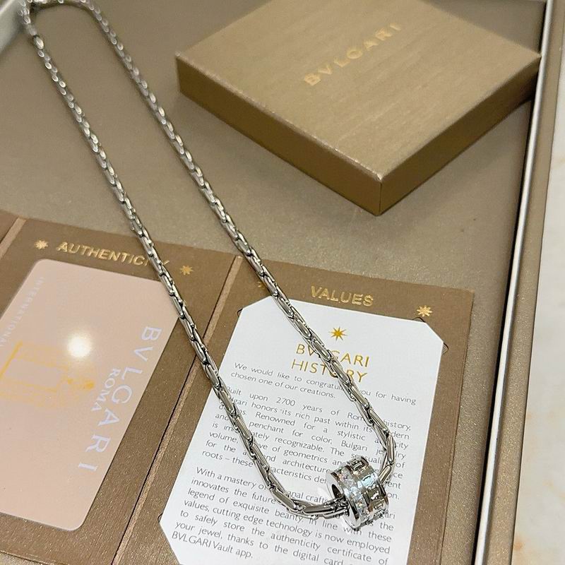 Bvlgari necklace 01yxx153 (4)