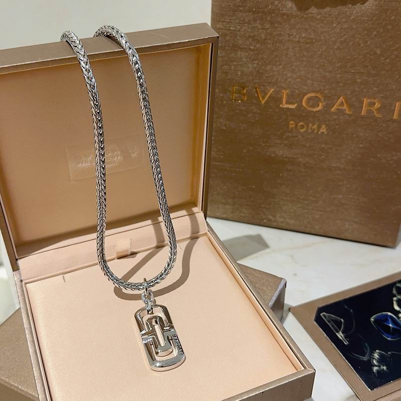 Bvlgari necklace 01yxx176 (5)