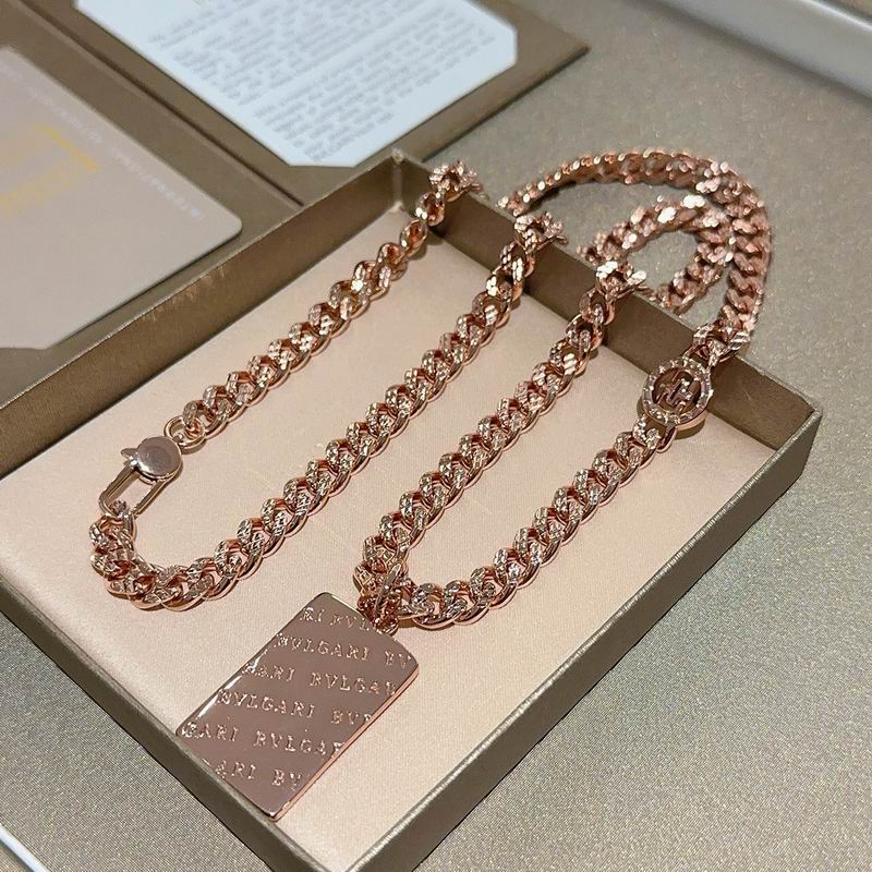 Bvlgari necklace 01yxx183 (5)