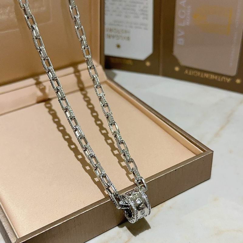 Bvlgari necklace 01yxx184 (5)