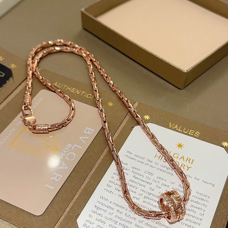 Bvlgari necklace 11yxx47 (8)