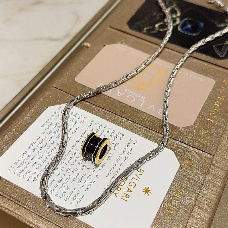 Bvlgari necklace 11yxx54 (4)