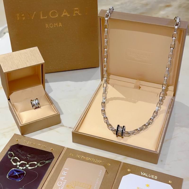 Bvlgari necklace 11yxx67 (4)