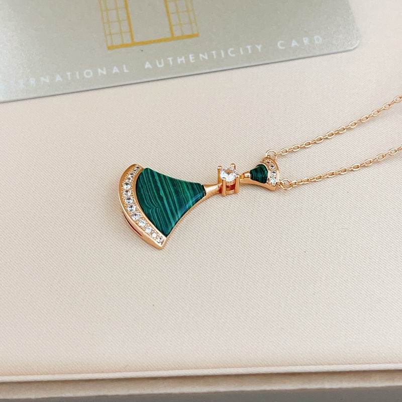 Bvlgari necklace 11yxx73 (14)