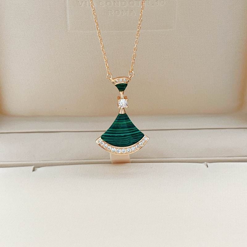 Bvlgari necklace 11yxx73 (15)