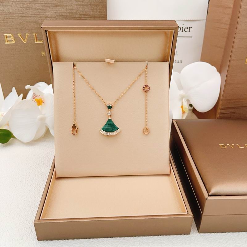 Bvlgari necklace 11yxx73 (17)