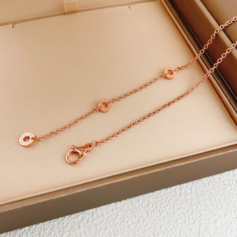 Bvlgari necklace 11yxx79 (5)