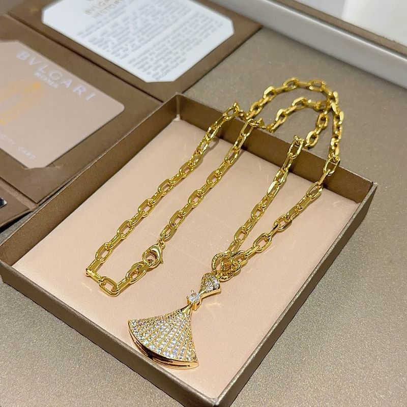 Bvlgari necklace 12yxx89 (6)