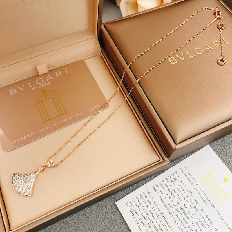 Bvlgari necklace 12yxx94 (12)