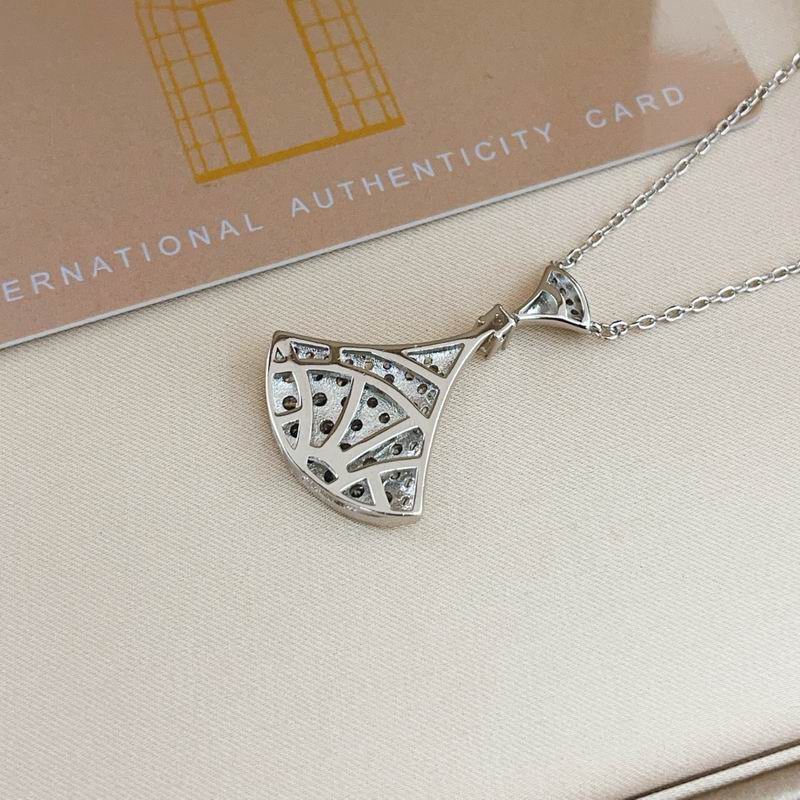 Bvlgari necklace 12yxx94 (3)