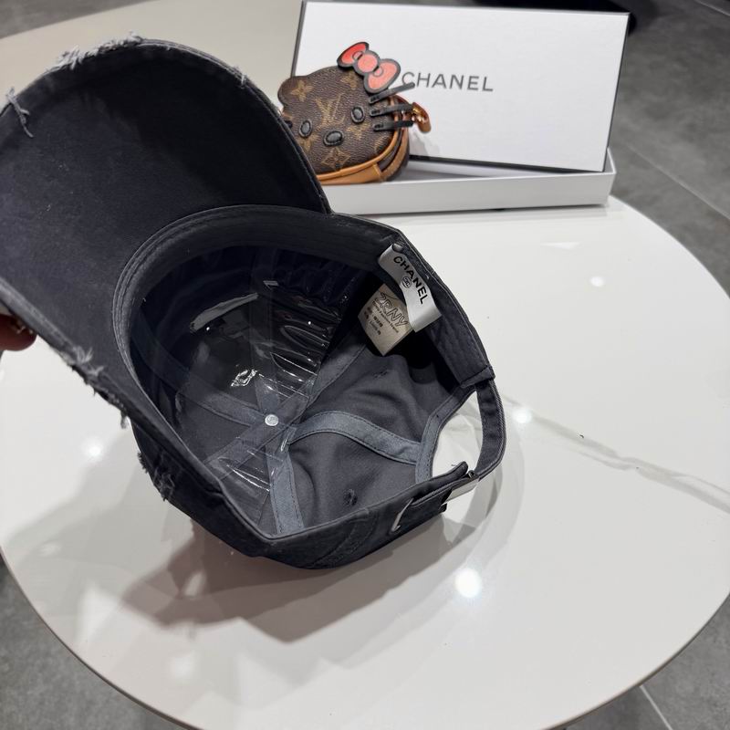 Chanel Cap (1353)