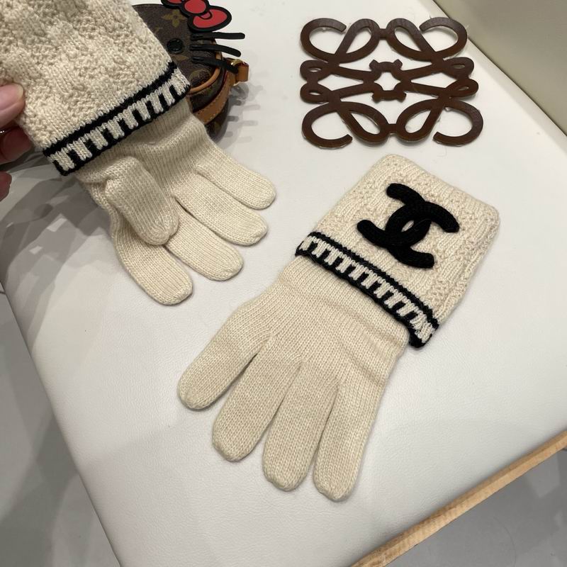 Chanel Gloves 16 (24)
